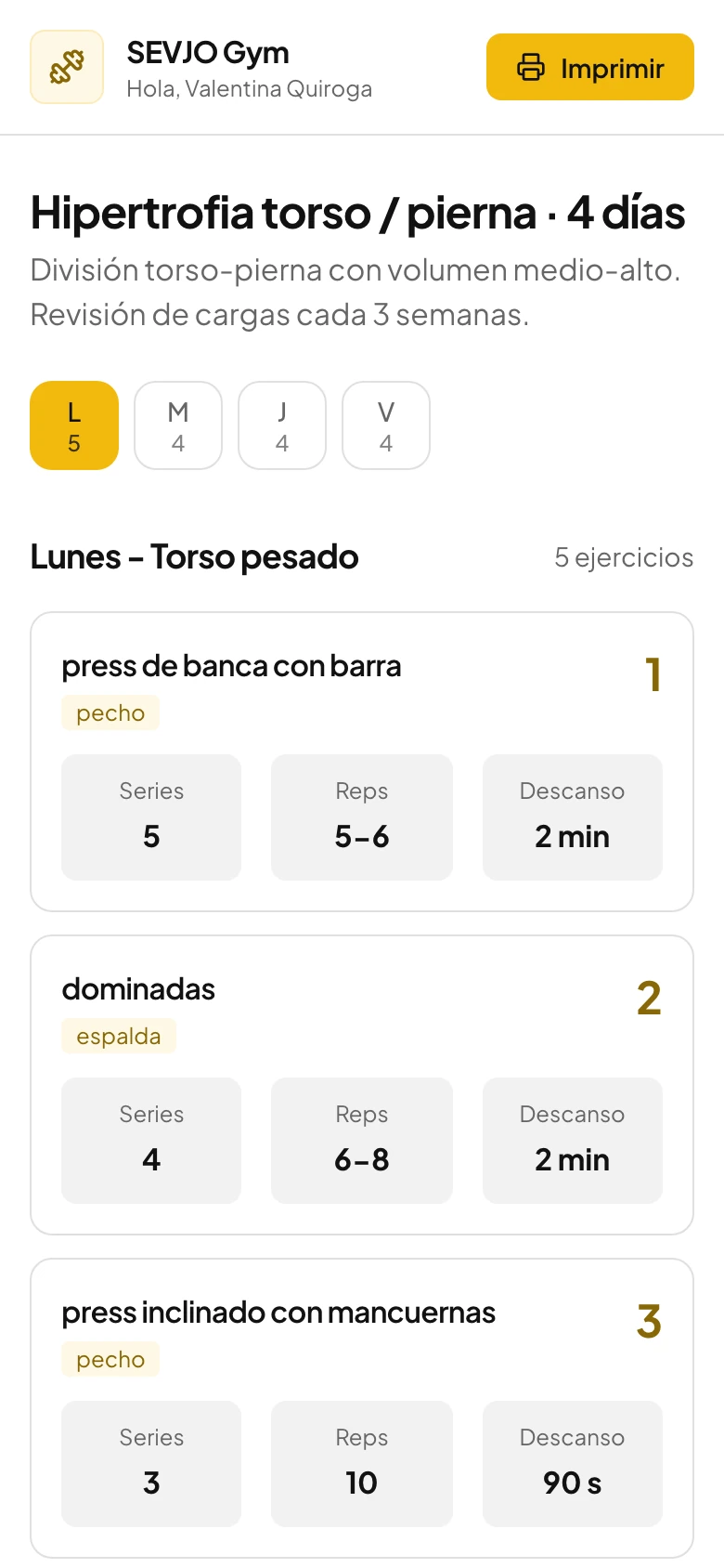 Rutina de una socia abierta en el celular desde su link personal, con ejercicios, series y descansos; datos ficticios